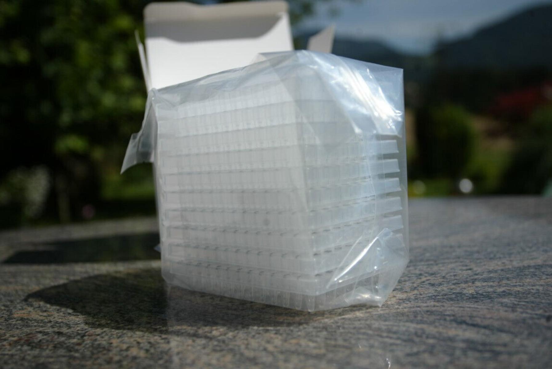 Steinbrenner 0.2 ml 96-Well PCR plate half skirt transparent, € 29,- (8130 Frohnleiten)