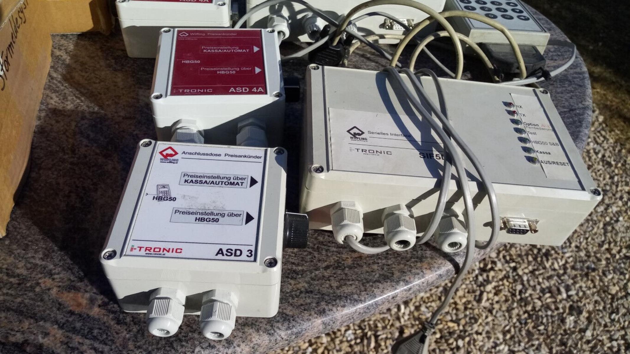 Konvolut Lot von Steuergeräten, Interfaces der Marke Itronic, € 59,- (8130 Frohnleiten)