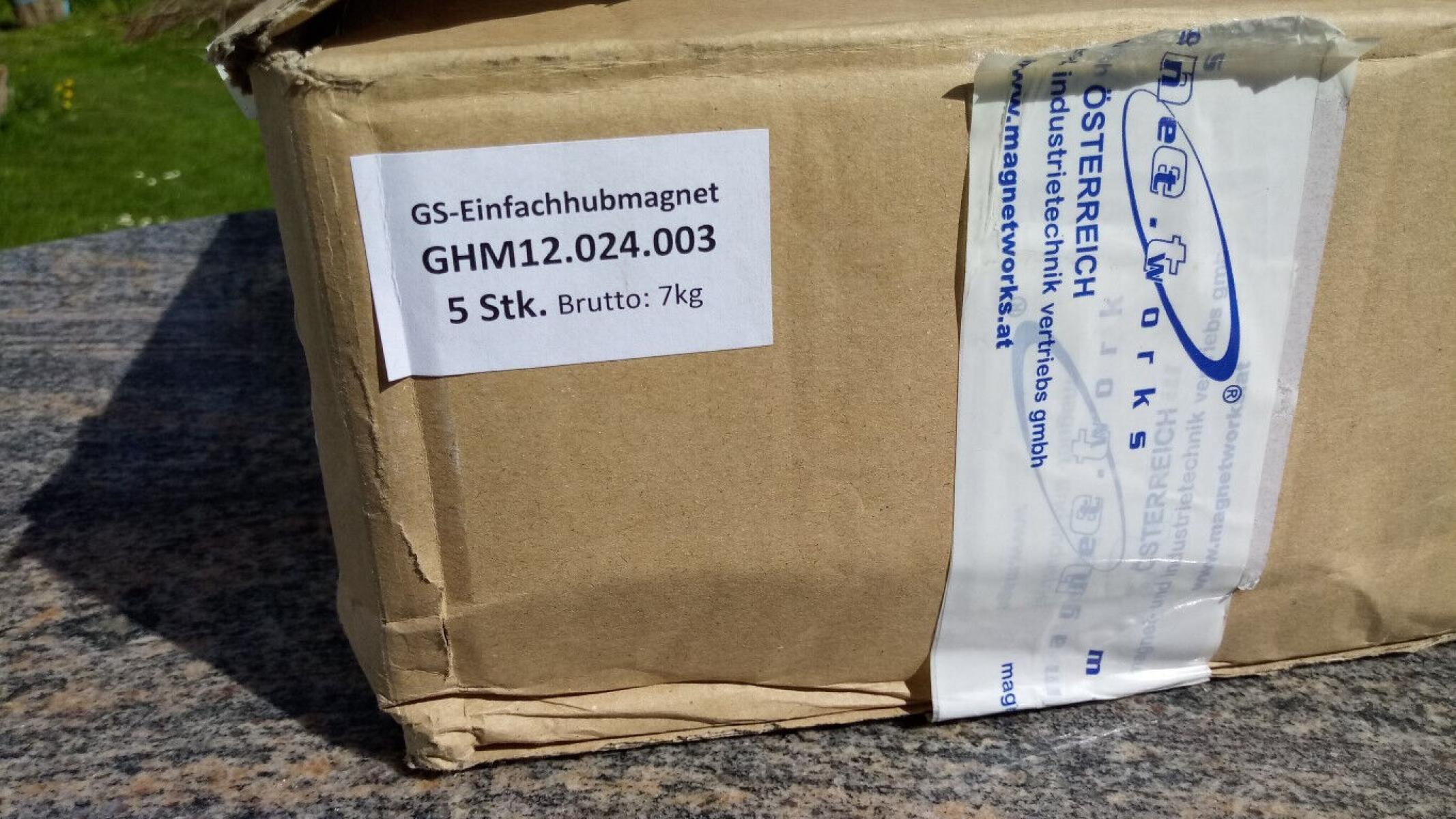 GS Einfachhubmagnet mit Rückstellfeder und Gabel GHM 12.024.003 24VDC 100%ED 26W, € 29,- (8130 Frohnleiten)