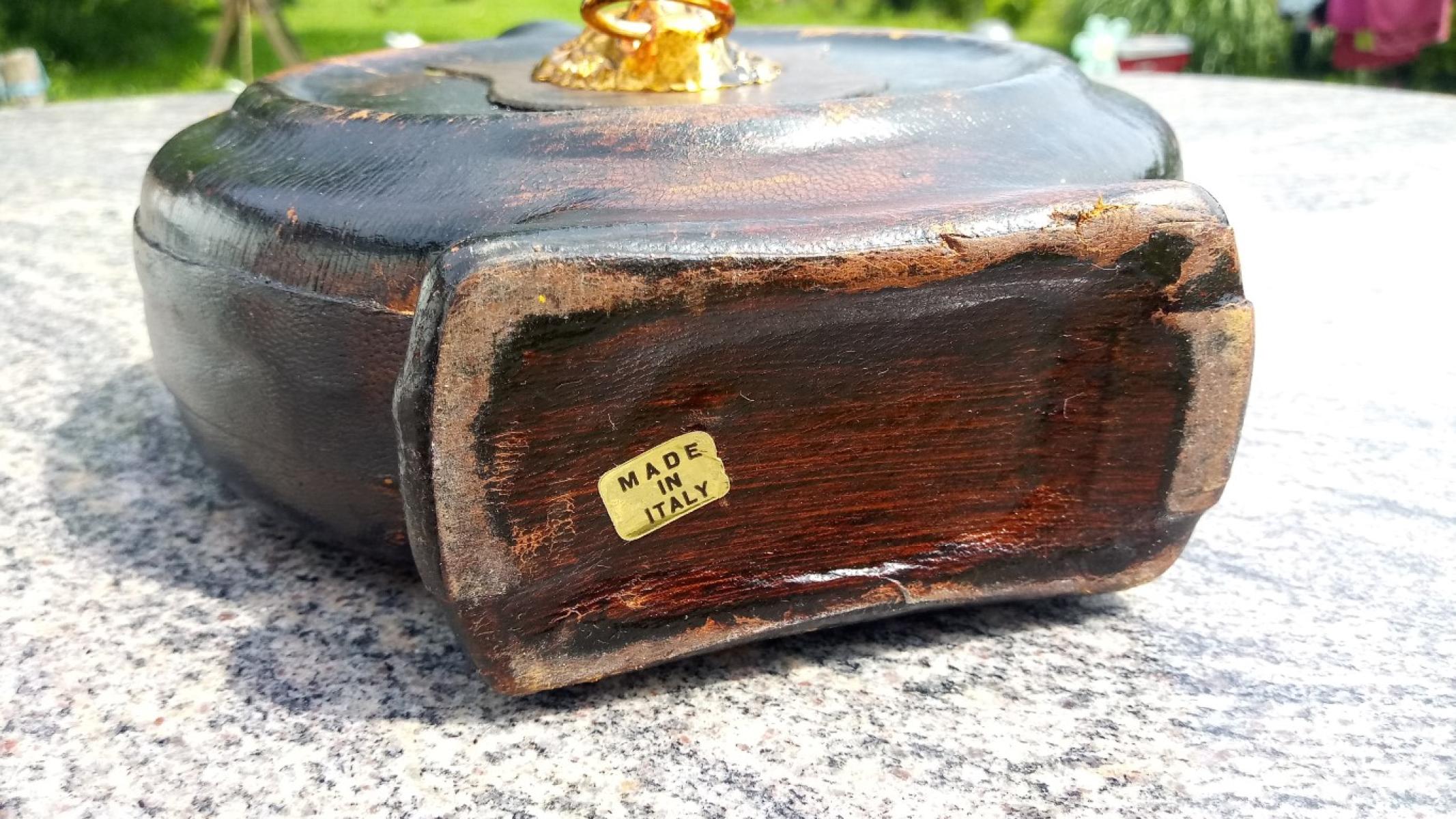 Lederflasche vintage, € 19,- (8130 Frohnleiten)