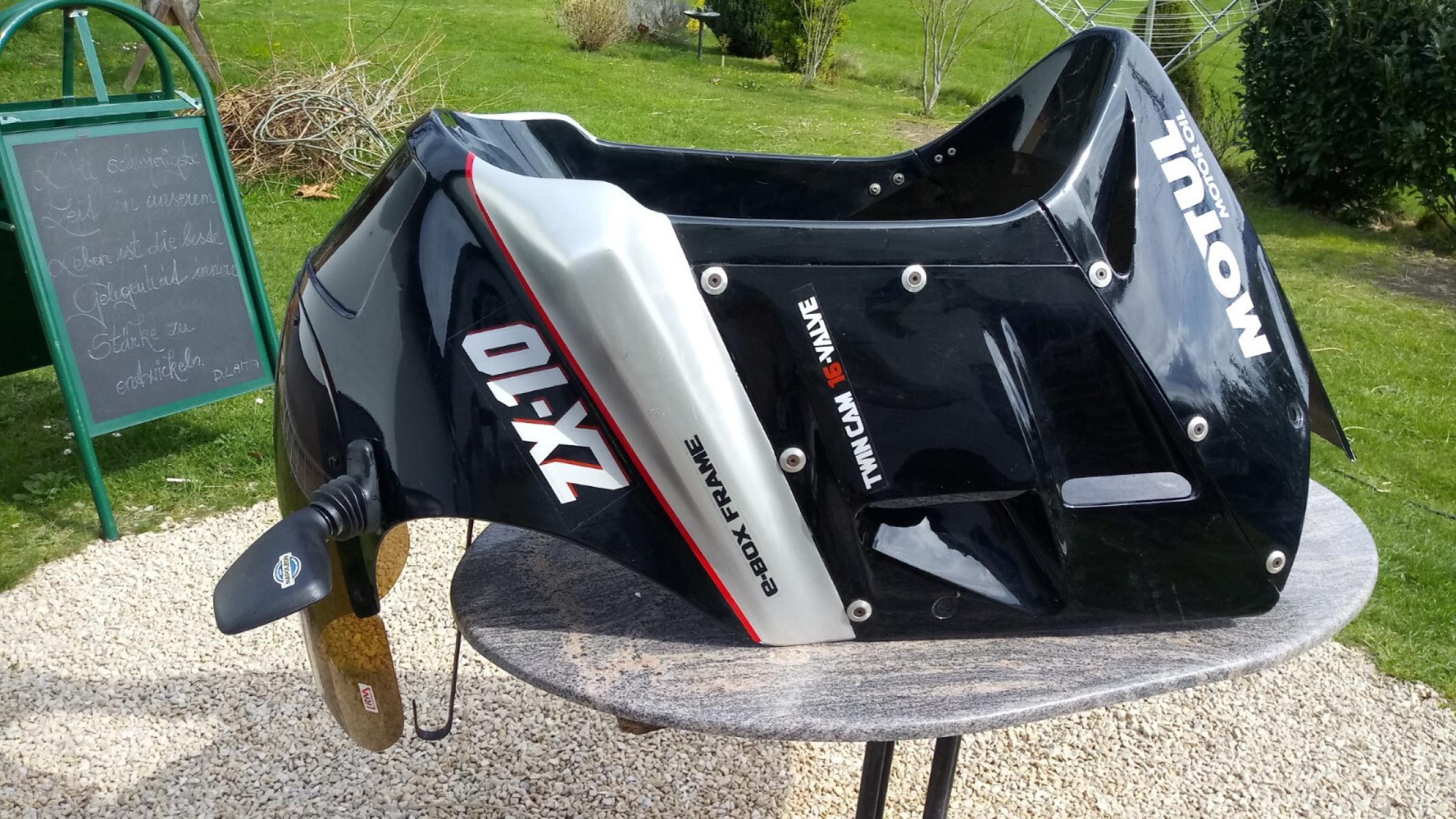 Verkleidung einer Kawasaki ZX10 Tomcat GFK Fairing, € 99,- (8130 Frohnleiten)