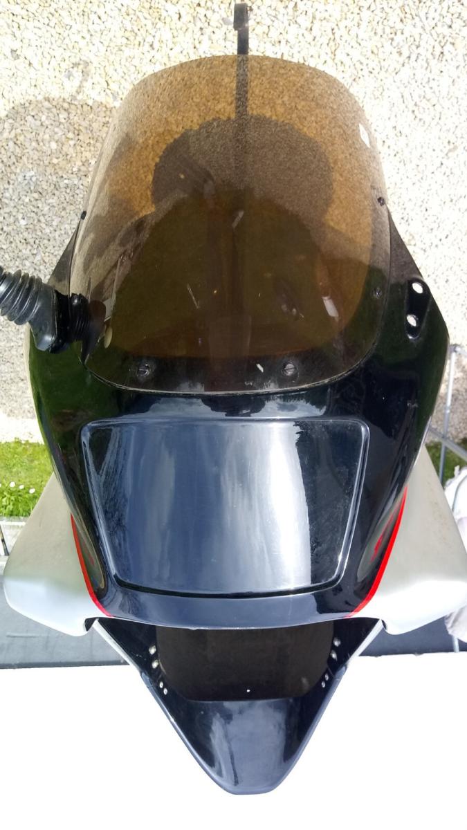 Verkleidung einer Kawasaki ZX10 Tomcat GFK Fairing, € 99,- (8130 Frohnleiten)