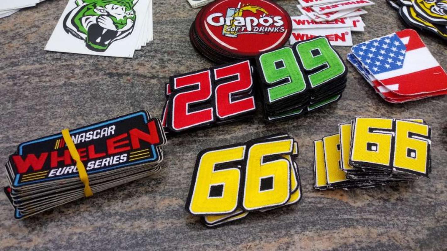 Aufkleber und Aufnäher, Badges, aus dem Motorsportbereich, Nascar, € 2,- (8130 Frohnleiten)