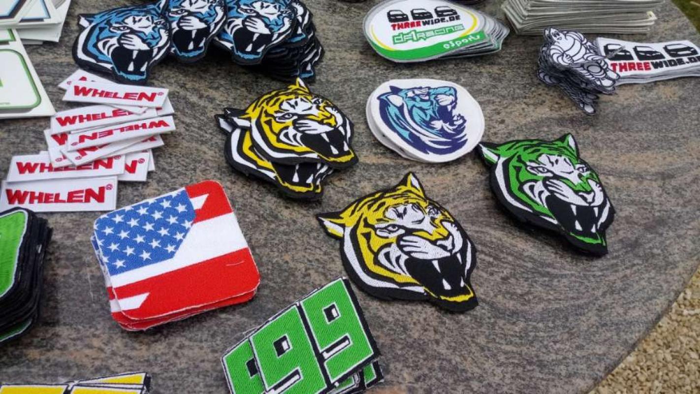 Aufkleber und Aufnäher, Badges, aus dem Motorsportbereich, Nascar, € 2,- (8130 Frohnleiten)