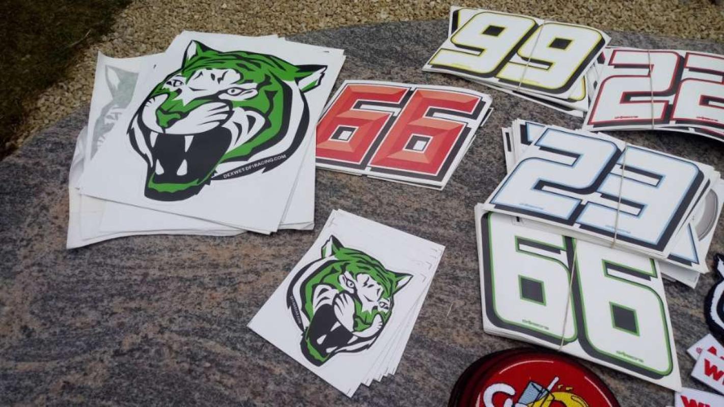 Aufkleber und Aufnäher, Badges, aus dem Motorsportbereich, Nascar, € 2,- (8130 Frohnleiten)