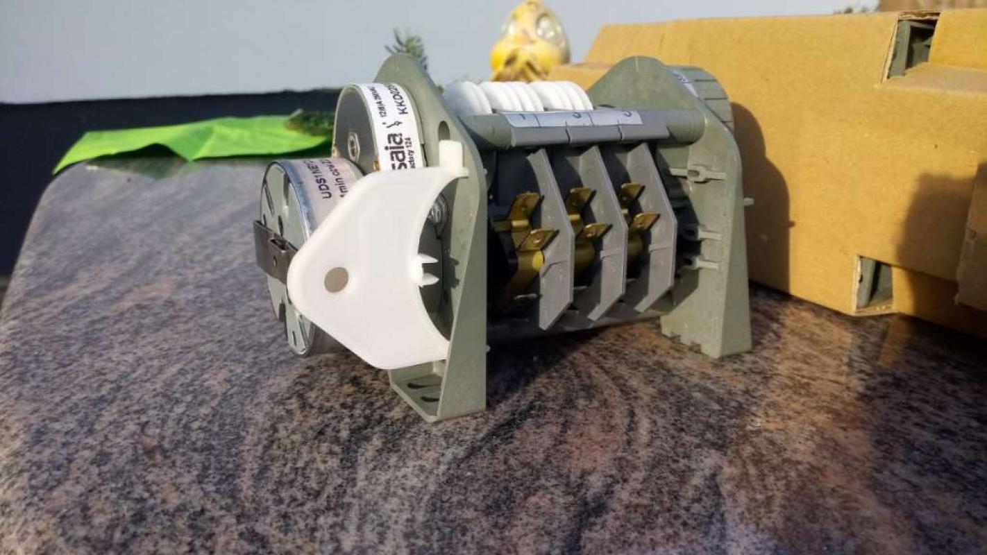 Saia Burgess Factory 124 Elektroschrittmotor mit Getriebe und KKB 50, € 29,- (8130 Frohnleiten)