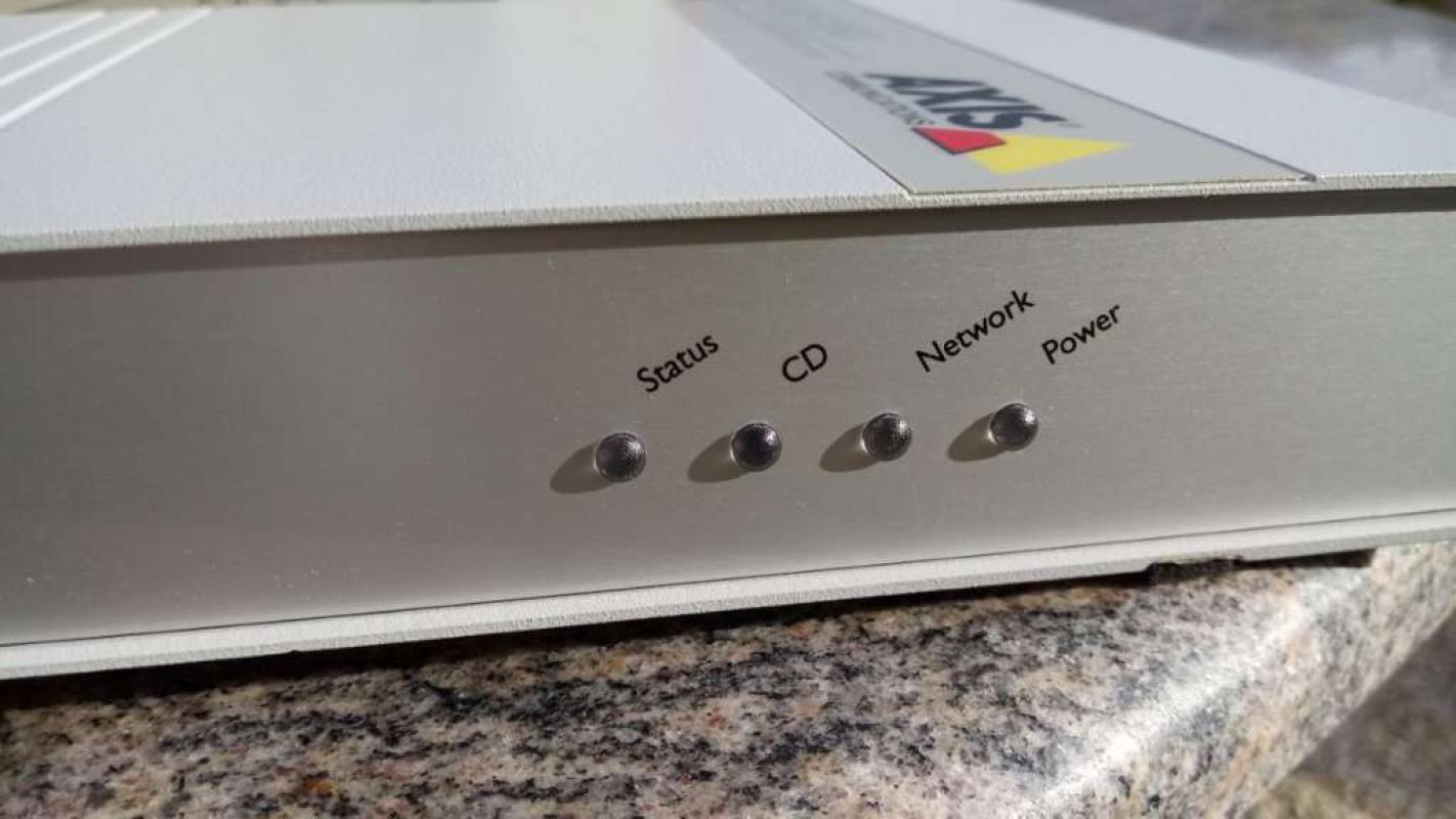 Network CD-Rom Server Axis 850, € 39,- (8130 Frohnleiten)